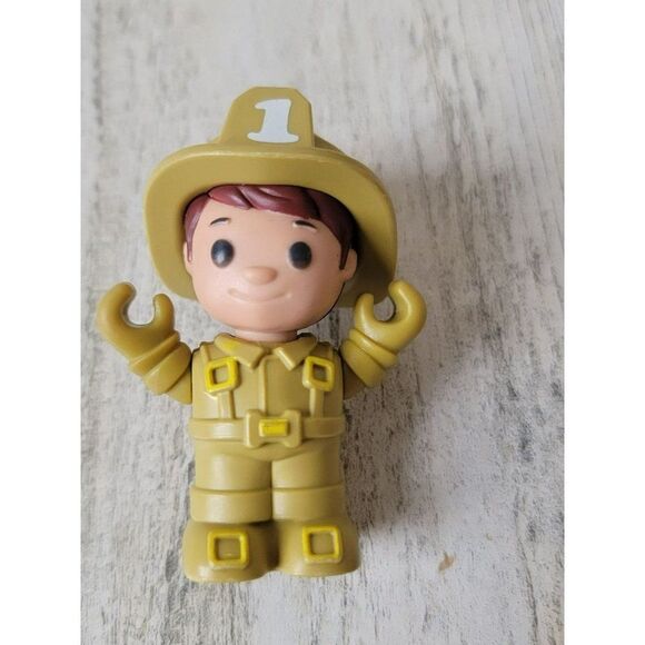 Firefighter 1 captain boy dad person toy figure - Picture 2 of 3